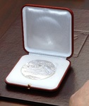 Medal dla_prof._Juliana_Gembalkiego_-_orygina